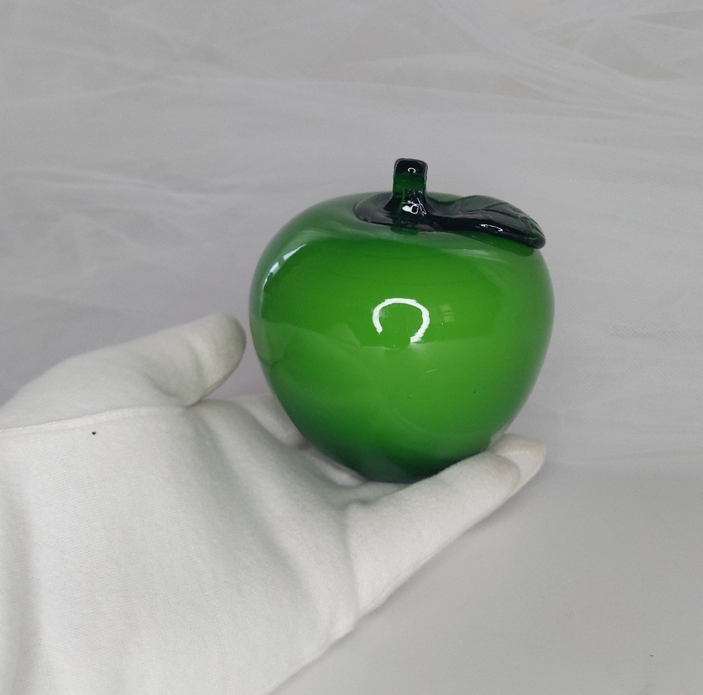 Green Apple Glass Art Figurine Fruit Bowl Filler